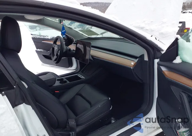 5YJ3E1EB1PF460018: 44379714