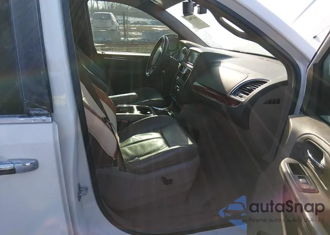 2C4RC1GG3DR684318: 44379847