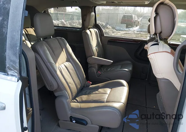 2C4RC1GG3DR684318: 44379847