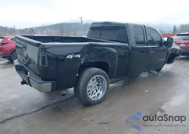 2GCEK19J281150855: 44379856