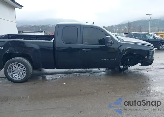 2GCEK19J281150855: 44379856