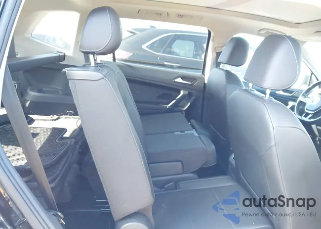 3VV3B7AX3JM110679: 44380976