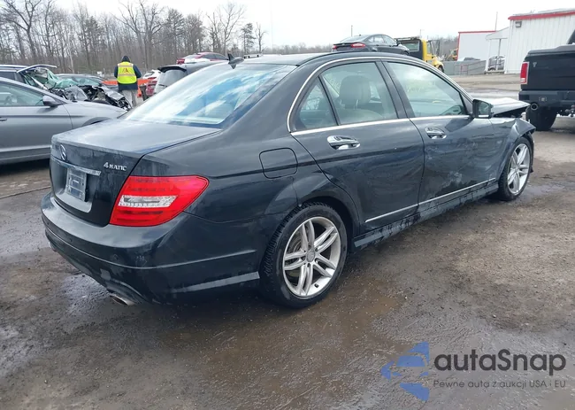 WDDGF8BB9CR195371: 44381071