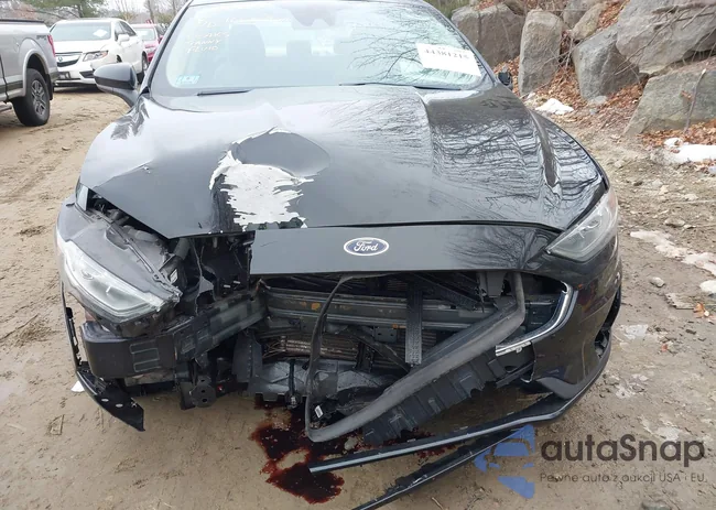 3FA6P0LU8KR272728: 44381215