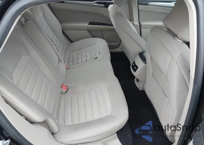 3FA6P0LU8KR272728: 44381215