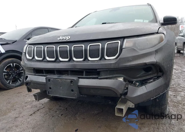 3C4NJDBB7NT121126: 44381298