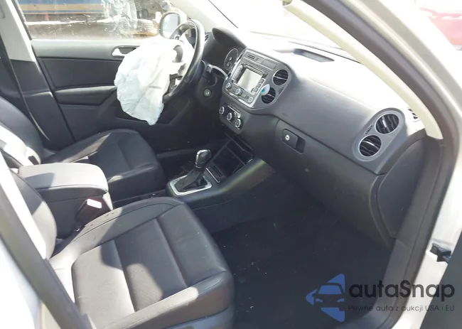 WVGAV7AX0CW531903: 44381462