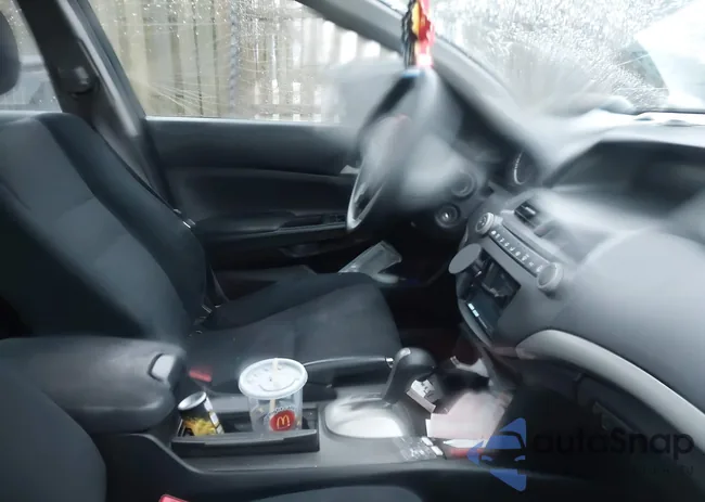 1HGCP2F30BA005039: 44380689