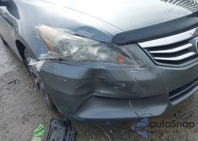 1HGCP2F30BA005039: 44380689