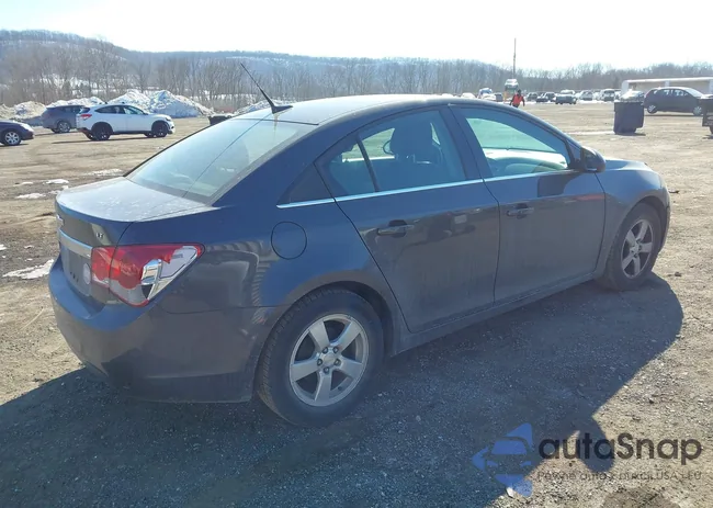 1G1PC5SB1E7394827: 44381901