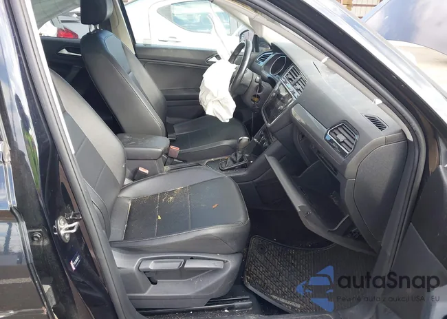 3VV3B7AX0JM022480: 44381974