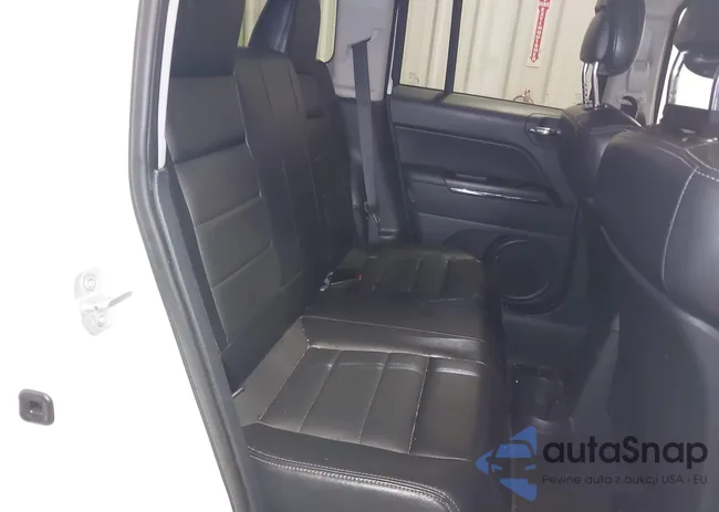 1C4NJRCB7CD674731: 44381980