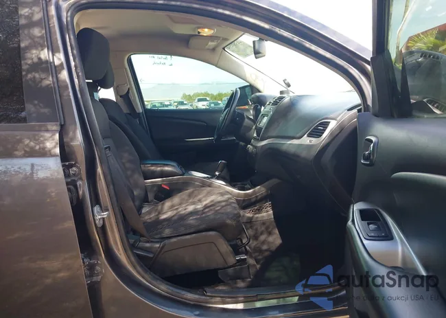 3C4PDCAB8HT544877: 44382194