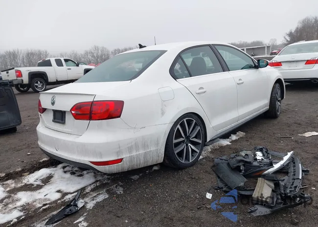 3VW4A7AJ4CM087298: 44382284