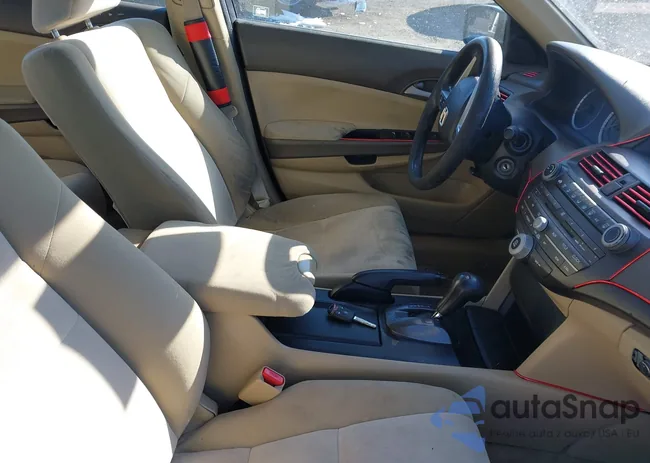 1HGCP2F36AA095926: 44382359