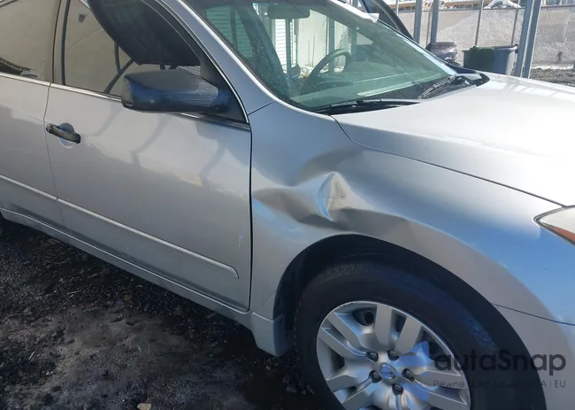 1N4AL2AP2AN565668: 44381516