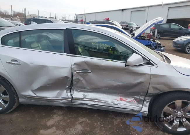 1G4GD5E30CF203390: 44381684