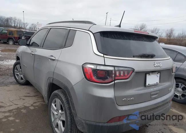 3C4NJDBB5NT110609: 44381881