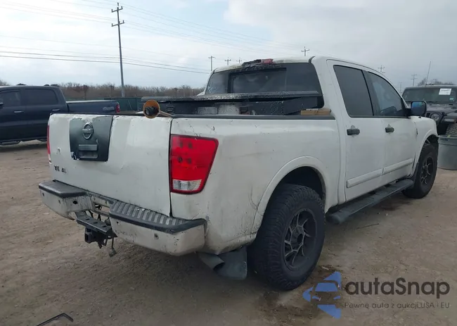 1N6BA0EK2CN304824: 44383042