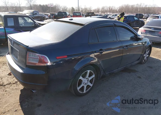 19UUA66267A014033: 44383437