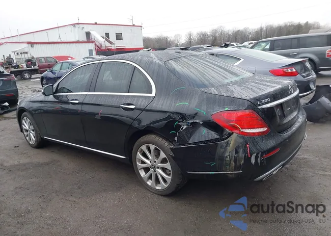 WDDZF4KB1KA548443: 44382771