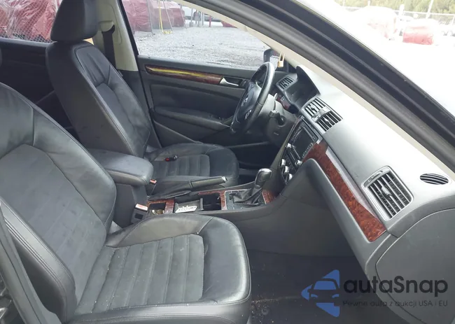 1VWCN7A33CC101825: 44383945