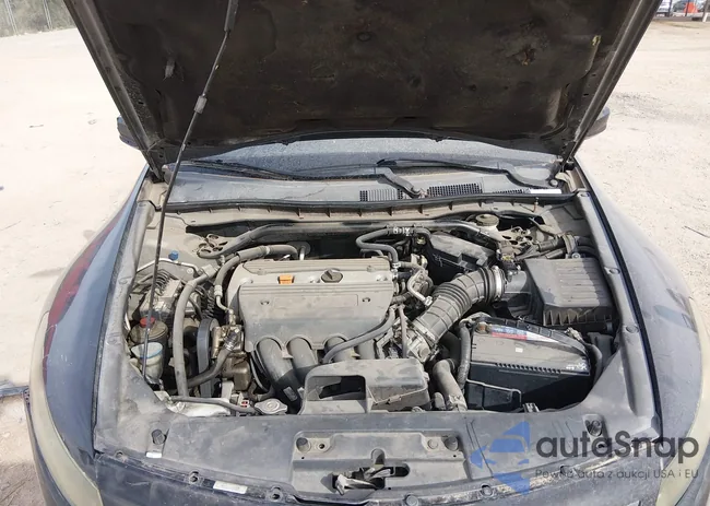 1HGCS12748A002607: 44384151