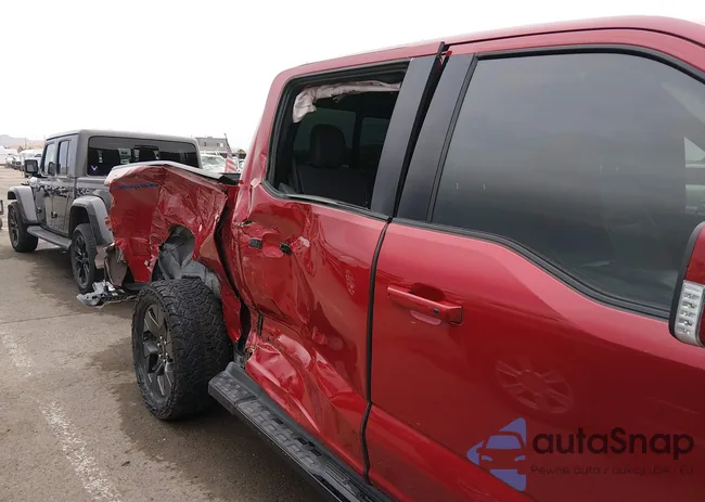 1FT6W1EV3NWG01524: 44384155