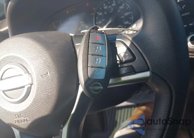 3N1CP5CV8NL482131: 44384242