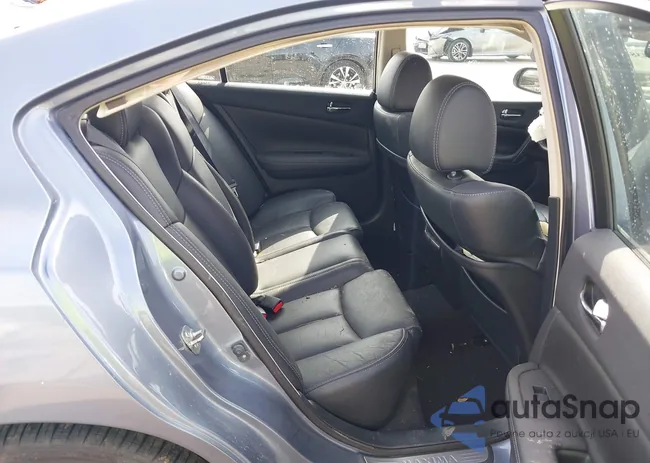 1N4AA5APXCC832626: 44384283