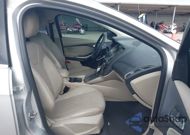 1FAHP3H2XCL391432: 44384397