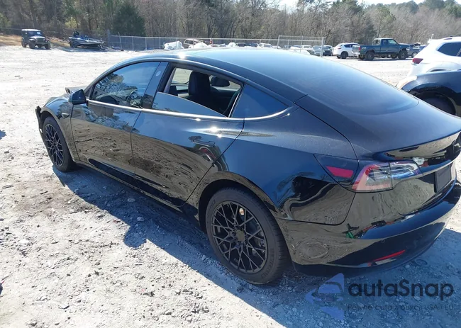 5YJ3E1EA9KF410788: 44384467