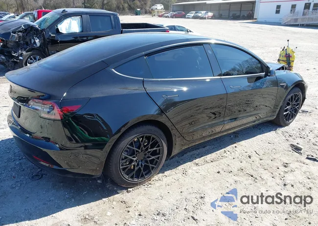 5YJ3E1EA9KF410788: 44384467