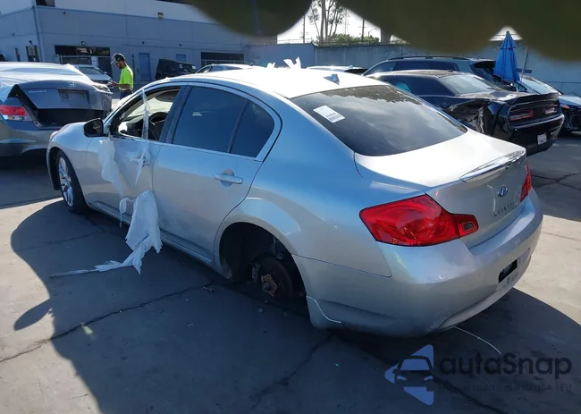 JN1CV6AP6DM713435: 44384478