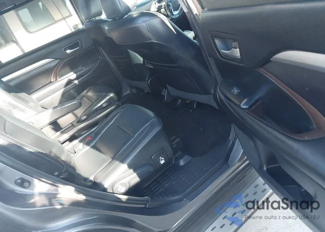 5TDKZRFH6HS213527: 44383557