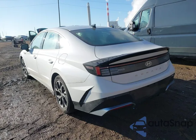 KMHL64JA8SA462017: 44383731