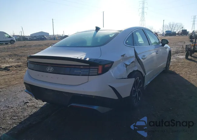 KMHL64JA8SA462017: 44383731