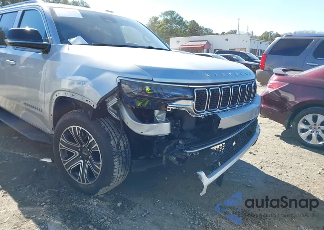 1C4SJSBP8SS511121: 44383755