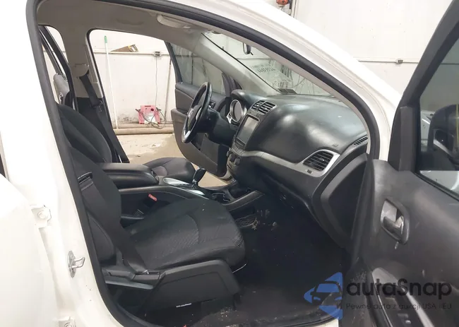 3C4PDDBG8JT300765: 44383844