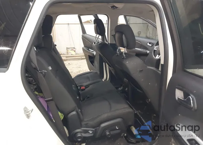 3C4PDDBG8JT300765: 44383844