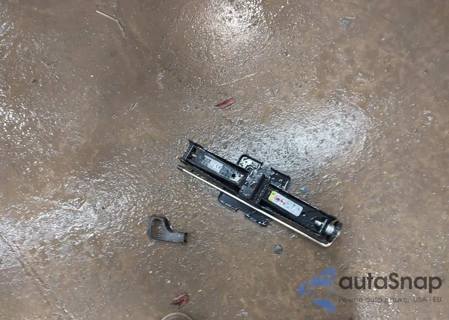 ZFBHRFAB5M6U39552: 44383852