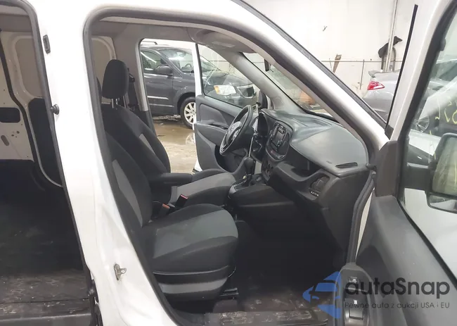 ZFBHRFAB5M6U39552: 44383852