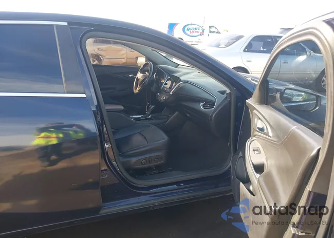 1G1ZE5ST0HF293932: 44384932