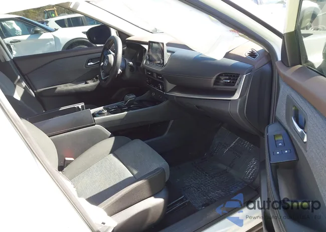 JN8BT3BB6PW191550: 44384964