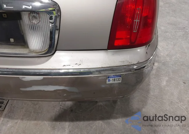 1LNHM82W4XY663084: 44385086