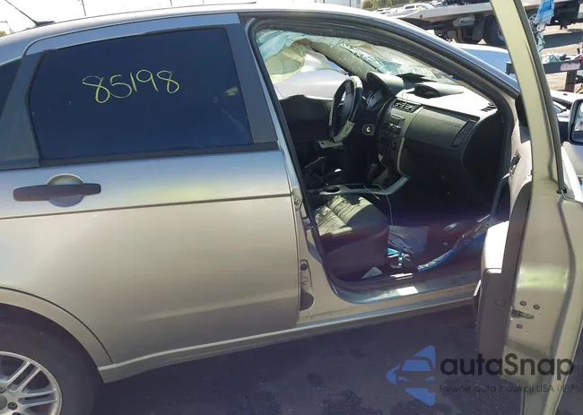 1FAHP35N28W129215: 44385198