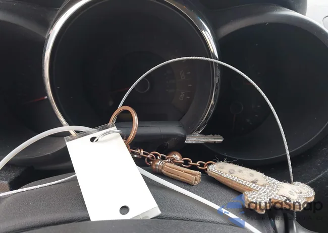 KNDJT2A28B7228233: 44385211