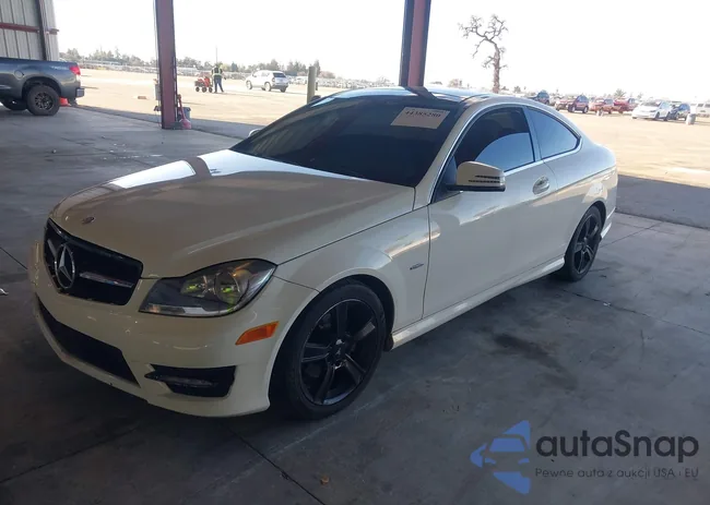 WDDGJ4HB4CF775711: 44385280