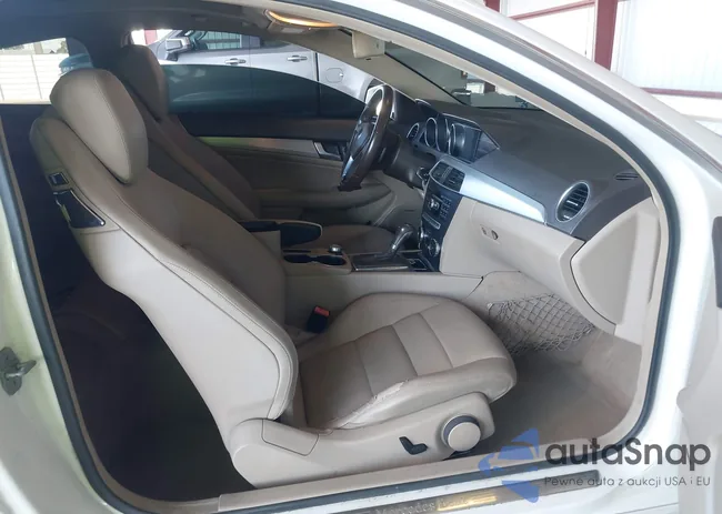 WDDGJ4HB4CF775711: 44385280