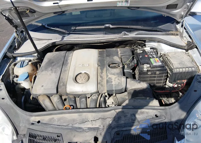 3VWRM71K08M038306: 44385319